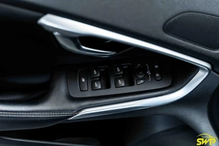 Volvo V40 2.0 T4 Business Sport | NAP Auto | Navi | Automaat | 2.0 motor / 11