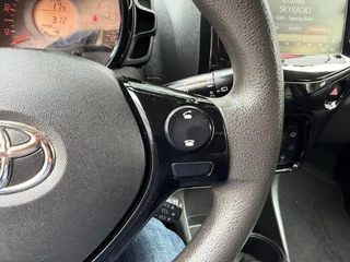 Toyota Aygo 1.0 VVT-i x-clusiv / 20