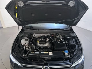 Volkswagen Golf 1.0 TSI 110pk Life Sfeerverlichting Navigatie App-Connect DAB+ / 16
