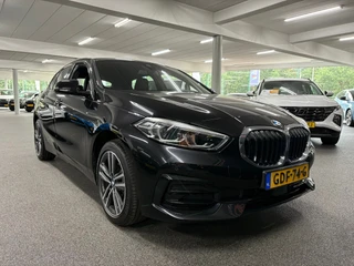 BMW 1 Series 118i NL auto/ Eerste eigenaar/ 34.323 KM/ Automaat / 8