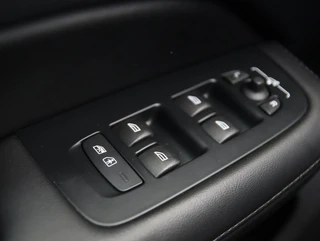 Volvo V60 2.0 T6 Plug-in hybrid AWD Ultra Bright | SOH 99% | Long Range / 34