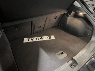 Volkswagen T-Roc 1.0 TSI Style Carplay Cruise Trekhaak NAP / 29