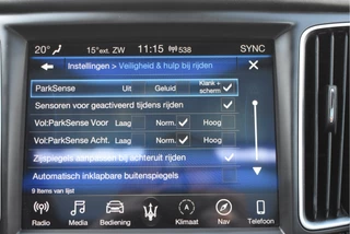 Maserati Levante 3.0 V6 AWD GranLusso 350 pk Facelift Driver ass.Pack 1 | Open dak | Harman/Kardon | Camera | Luchtvering | Carplay | Keyless | DAB | Full LED | 20" / 66