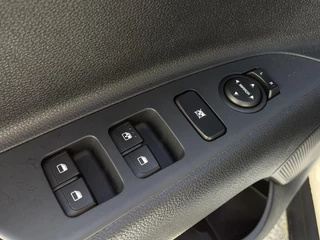 Kia Stonic 1.0 T-GDi MHEV DynamicLine | Virtual | Camera | LED | Climate Control | Cruise Control | Lane Assist | Ex-Demo | / 26