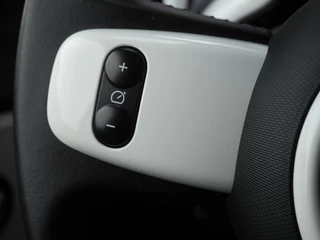 Renault Twingo Z.E. R80 Intens / 19
