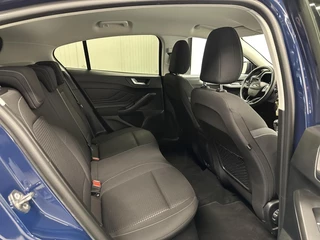Ford Focus 1.0 EcoBoost Trend Edition Business CAMERA CARPLAY NAVI LM. / 15