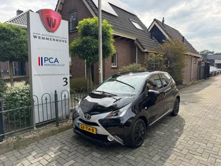 Toyota Aygo 1.0 VVT-i x-clusiv / 2