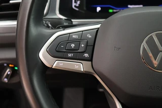 Volkswagen T-Roc 1.5 TSI 150pk DSG Style Trekhaak Camera Stoelverwarming Massage Virtual Cockpit Navigatie / 18