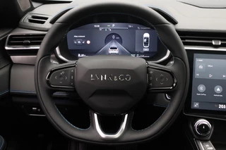 Lynk & Co 01 1.5 261PK Plug-in Hybrid *Zwarte Hemel* 360 Camera Pano/dak Apple/Carplay Adaptive/Cruise / 15