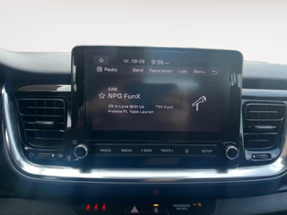 Kia Stonic 1.0i Turbo DynamicLine Automaat |  Two-tone lak | Apple Carplay / Android Auto | Airco |  Elektrische ramen | Camera | Parkeersensoren | Lichtmetalen velgen | / 17