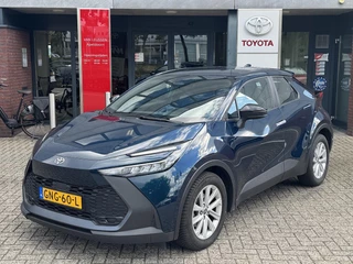 Toyota C-HR 1.8 HYBRID 140 CAMERA APPLE/ANDROID BLIND-SPOT AD-CRUISE 17'' LM-VELGEN NL-AUTO CLIMA BLUETOOTH