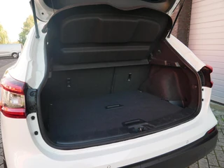 Nissan Qashqai 1.3 DIG-T N-Connecta  360C| Trekhaak| Navi+BT| Pano / 23