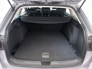 Volkswagen Golf Variant 1.0 TSI 110pk Golf Trekhaak Parkeersensoren Stoelverwarming / 9