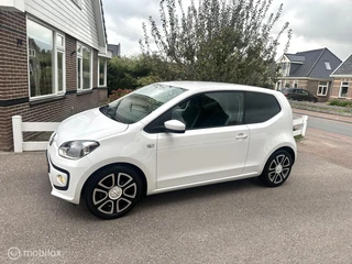 Volkswagen Up! 1.0 high up! BlueMotion AIRCO CARPLAY NAVIGATIE NETTE EN ZUINIGE AUTO!! / 2