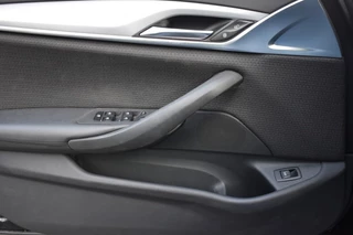 BMW 5 Series TOURING 530I AUT. 252PK EXECUTIVE El. A-KLEP / PDC V+A / 18 LM. VELGEN / 14