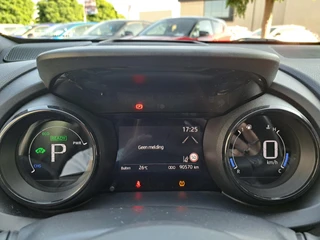Toyota Yaris 1.5 Hybrid Executive DODEHOEK PARELMOER SPORTSTOELEN STOELVERWARMING PDC LED / 9