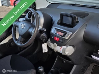 Toyota Aygo 1.0 VVT-i Aspiration / 16