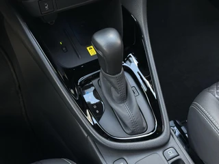 Toyota Yaris 1.5 Hybrid Executive APPLE/ANDROID AUTO LM-VELGEN CLIMA PARK-SENSOR / 16