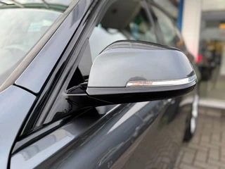 BMW 3 Serie 318i Executive M Sport I Navigatie I Trekhaak I Xenon I Dealer ond. I NL auto / 17