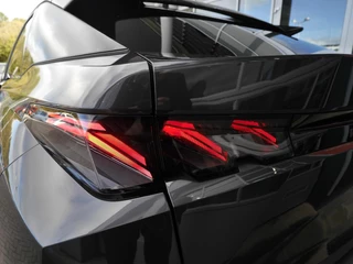 Peugeot 3008 1.2 Hybrid 136 GT | Demo | Stoel en stuurverwarming | Led | Navigatie | Achteruitrijcamera | Keyless entry en start | Parkeersensoren voor en achter | Climate control | Adaptive cruise control / 42