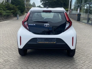 Toyota Aygo X 1.0 VVT-i MT 72pk S-CVT / 6