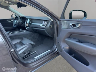 Volvo XC60 2.0 T6 Plug-in hybrid AWD Plus Dark / 10
