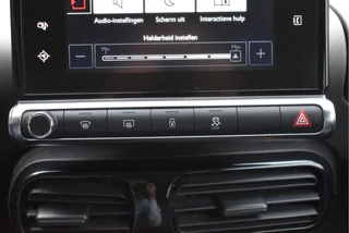 Citroën C4 Cactus 1.2 PureTech Shine Airbump Blackline  | NL-Auto | Nav | Cruise Control | PDC achter | LM-Velgen allweather | NAP | Distributie vervangen / 43