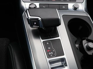 Audi A6 Avant 55 TFSi 367 Pk e quattro Competition | Trekhaak | Stoelverwarming | Cruise Control | Climatronic | Matrix LED | Navigatie | CarPlay | 20 Inch / 37