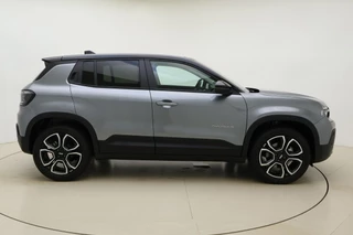 Jeep Avenger 1.2 e-Hybrid 110pk Automaat Summit | Navigatie | Trekhaak | Panoramadak | Adapt. Cruise control | JBL Audio | Elektrische achterklep | Stoelverwarming  | Climate Control / 10