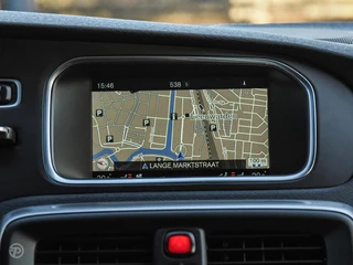 Volvo V40 2.0 D3 150 PK Business Sport R-Design Panoramadak Harman Kardon LED Standkachel Trekhaak Stoelverwarming 18" / 25