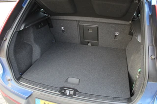 Volvo XC40 2.0 B4 R-Design  | Harman Kardon | Trekhaak | Memory | Adaptieve Cruise | Elektr. Achterklep / 40