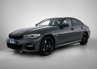 BMW 3-serie 330e xDrive | Dravit Grau | Camera | Stoelverwarming | Memory Stoelen |