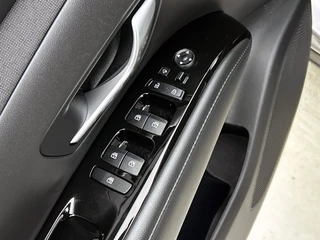 Hyundai Tucson 1.6 T-GDI PHEV Comfort Smart 4WD Automaat | Adaptive Cruise | Stoel/Stuurverwarming | CarPlay | Camera | Trekhaak / 30