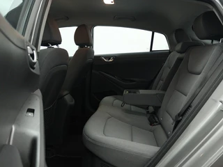 Hyundai IONIQ 1.6 GDi PHEV Comfort Carplay navigatie | Trekhaak | Camera | S / 15