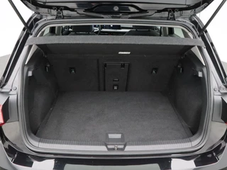 Volkswagen Golf 1.5 eTSi 150 Pk Automaat Style | Adaptive Cruise | Climatronic | Camera | CarPlay | Navigatie | 17 Inch / 18