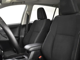 Toyota RAV4 2.5 Hybrid AWD Executive / 12