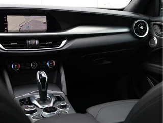 Alfa Romeo Stelvio 2.0 T AWD Veloce  | Leder | H/K | ACC | 21'' / 27