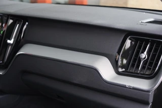 Volvo XC60 T6 Recharge AWD Plus Dark | Longe Range | Stoelverwarming | Parkeercamera | Panoramadak | Pilot Assist  | Leder | Keyless / 41