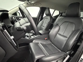 Volvo XC40 1.5 T4 Recharge R-Design Expression | Trekhaak | Leer | Stoel/Stuurverwarming | Camera / 25