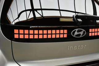 Hyundai Inster 49 kWh Evolve Sky + Winter en Tech pack / 10