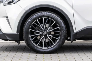 Toyota C-HR 1.2 Urban  | Trekhaak | Camera | NL Auto / 20