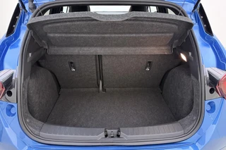 Nissan Micra 1.0 IG-T N-Sport | Navigatie | Achteruitrijcamera | Climate control | Cruise control | Keyless | Lichtmetalen velgen | Donkere hemelbekleding | Lage kilometerstand / 11