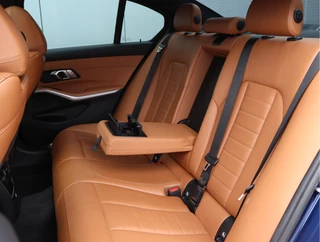 BMW 3 Serie 320i High Executive Edition  | Schuifdak | Leder | Camera | Org. NL / 22