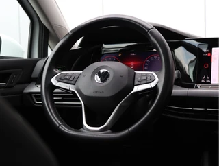 Volkswagen Golf 1.5 eTSI  | Pano | IQ.light | Winter pakket | Org. NL / 21