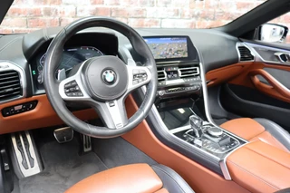 BMW 8 Serie M850i xDrive High Executive M Sport Pakket Automaat  / Live Cockpit Professional / Individual Leder Merino / Driving Assistant / Carbon Exterieur / Active Steering / Laserlight / M Sportremsysteem / Active Cruise Control met Stop en Go-functie / M Sportdifferentieel / Shadow Line / Achteruitrijcamera / Harman Kardon / 17
