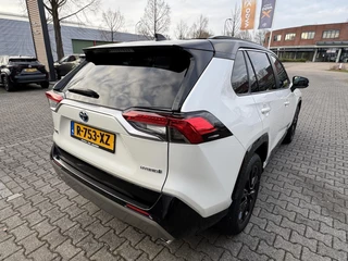 Toyota RAV4 2.5 HYBRID AWD BI-TONE PANO-DAK STOELVERW BLIND-SPOT 360° CAMERA PARK-SENSOREN APPLE/ANDROID EL-ACHTERKLEP / 4