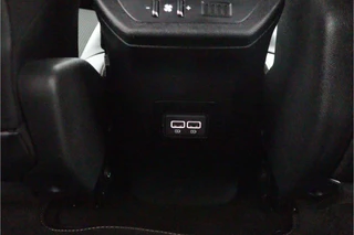 Peugeot 5008 1.2 PureTech Active Pack Business  GT - Trekhaak - All Seasonbanden - Schuif/kantel dak - Virena zekerheidspakket €895 / 77