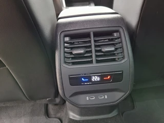 CUPRA Leon Sportstourer 1.4 e-Hybrid PHEV 245pk VZ * Navigatiesysteem * AUTOMAAT * Stoelverwarming * Virtual Cockpit * / 32