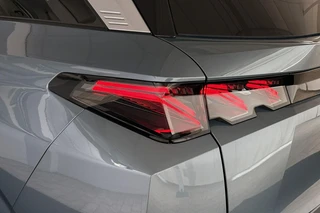 Peugeot e-5008 GT Avantage 73 kWh 7p Leder Stoelventilatie Stoelverwarming 360 Camera Keyless / 26
