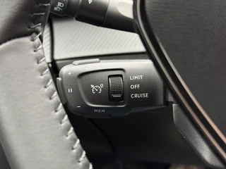 Peugeot 208 Allure 1.2 Hybrid 110PK e-DCS6 Automaat Navigatie, Rondomzichtcamera, Climate Control, Adaptieve Cruise Control, Parkeersensoren / 21